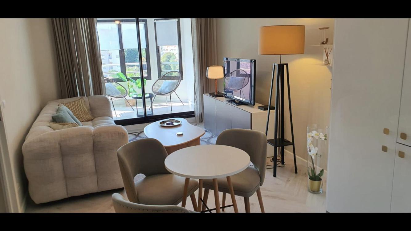 Beautiful Apartment Design Next To The Sea أنتيب المظهر الخارجي الصورة